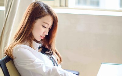 校园美女制服写真高清壁纸(五) - 免费下载